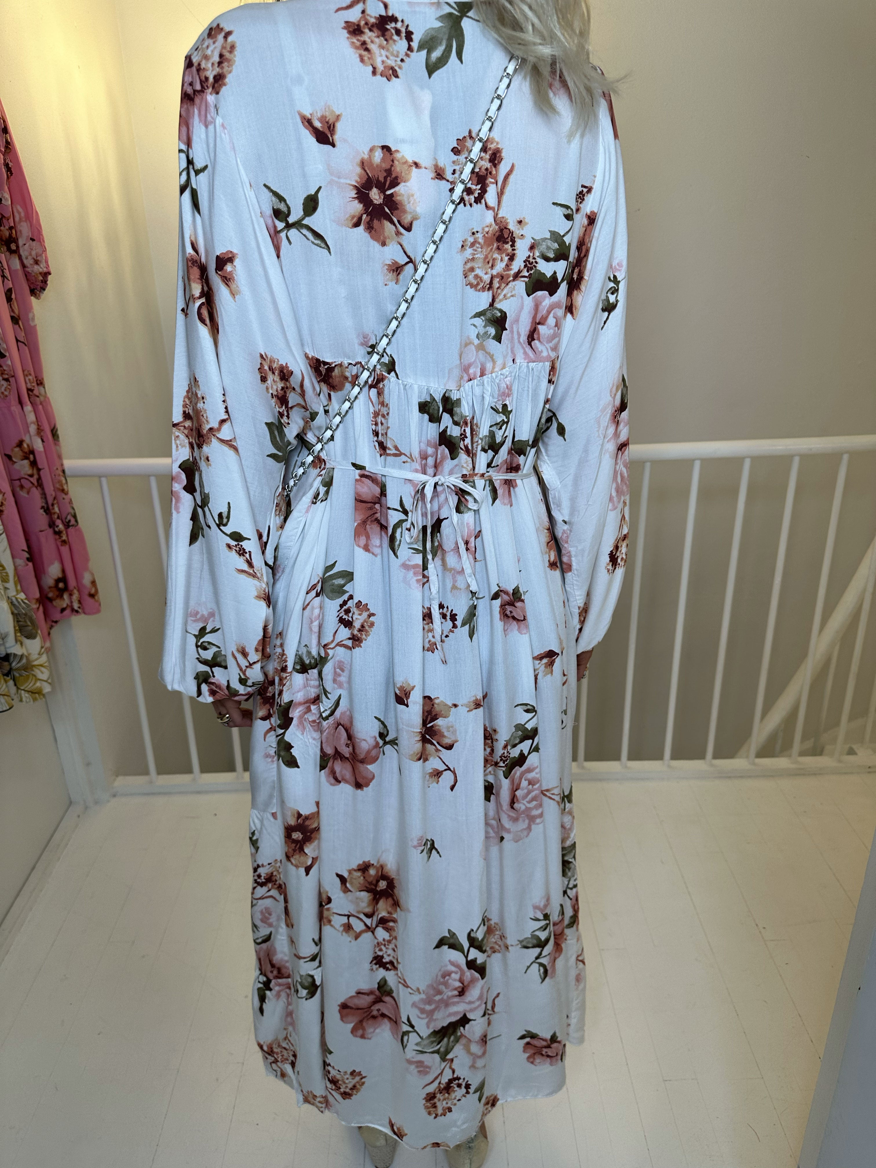 Adelaida Flower - Tunikakjole med musling og frynse detaljer